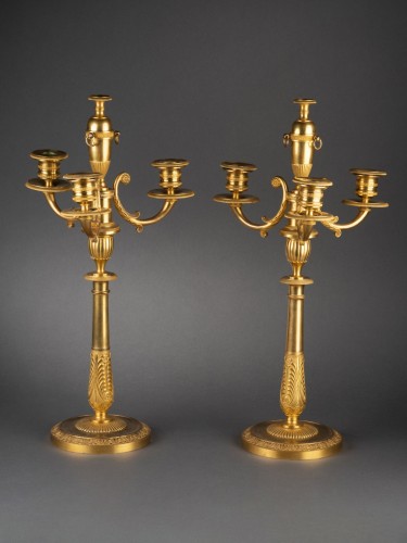 Paire de candélabres d'époque Louis XVI en bronze doré - Étienne de Roissart