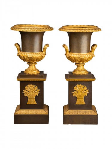 Paire de vases Médicis sur socle