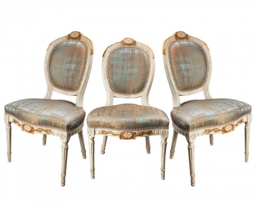 Suite de douze chaises d'époque Louis XVI