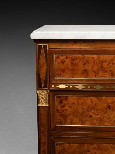 Commode russe du début XIXe - Mobilier Style Directoire