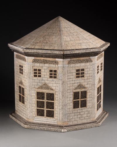 Curiosities  - Pavilion-shaped papier-mâché box, beginning of the 20th century