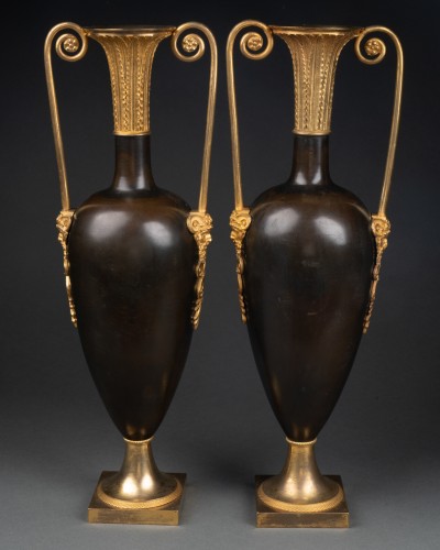 Bronze amphoras pair Empire circa 1800 - Decorative Objects Style Empire
