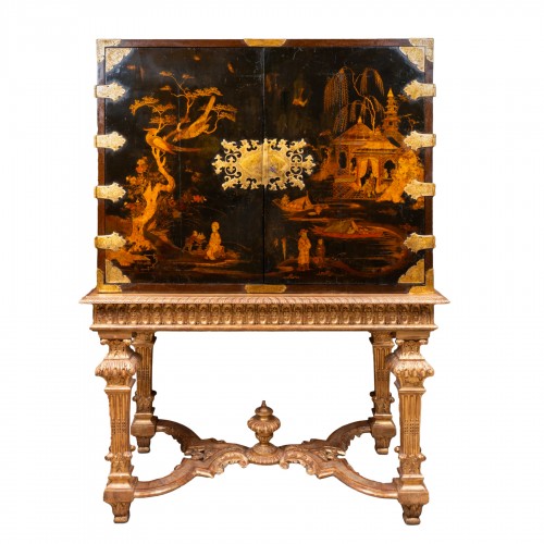 China lacquer cabinet early 18th century