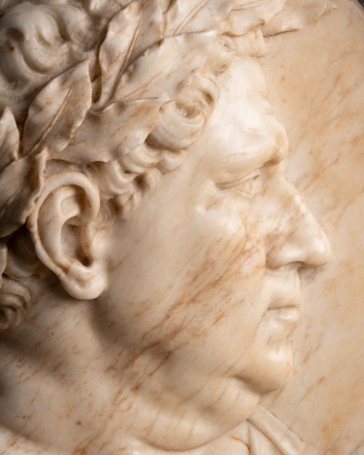 Sculpture  - 18th roman emperor Vitellius marble medallion