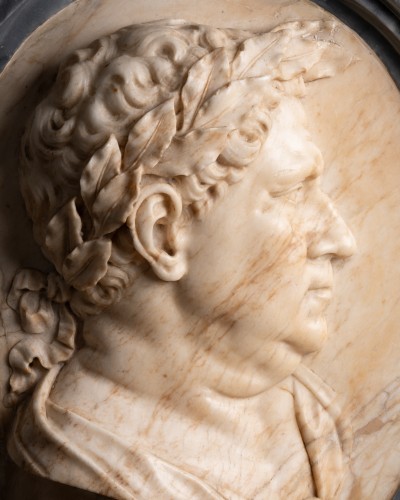 Médaillon marbre XVIIIe empereur romain Vitellius - Laurent Chalvignac