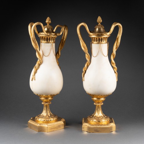 Large Louis XVI  baluster vases pair with snakes - Decorative Objects Style Louis XVI