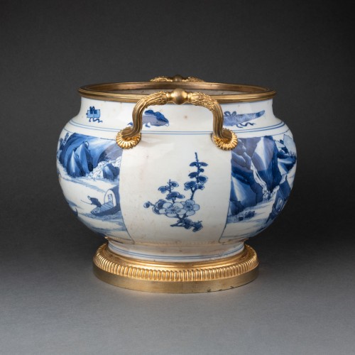 Céramiques, Porcelaines  - Coupe en porcelaine de Chine période Kangxi fin XVIIe début XVIIIe siècle