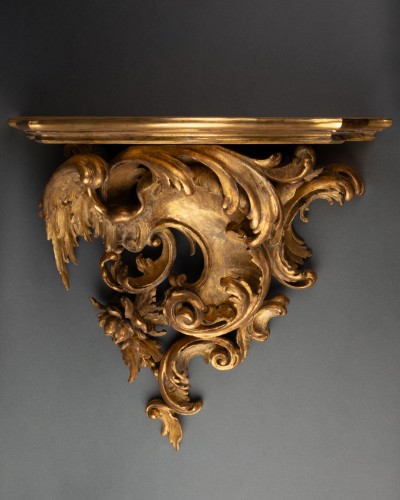 Grande console murale en bois doré époque Louis XV milieu du XVIII ème siècle - Louis XV