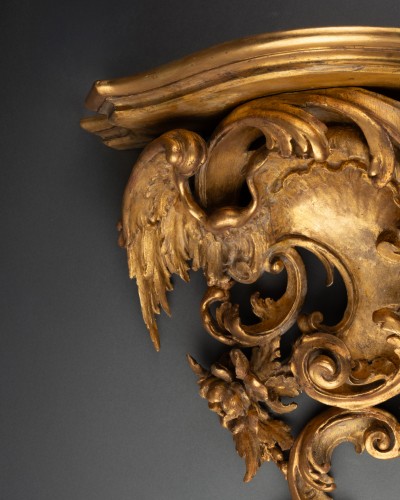 Louis XV - Grande console murale en bois doré époque Louis XV milieu du XVIII ème siècle