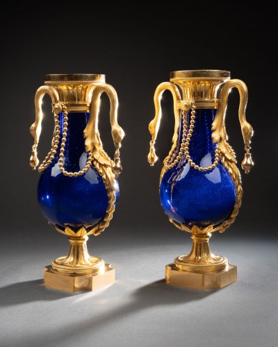 Pair of blue glass vases in gilded bronze Louis XVI period - 