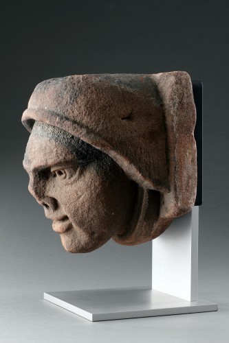 Sculpture  - A Rare and Finely Carved Weser Renaissance Stone Head