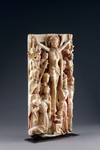 Crucifixion, relief sculpté en albâtre - Finch and Co