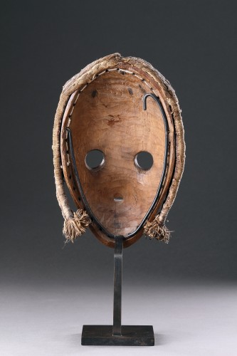 A Finely Carved Dan Mask  - 