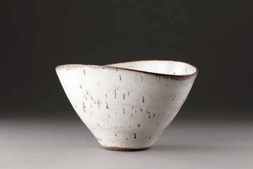 Squeezed Bowl - Dame Lucie Rie (1902 - 1995)  - 