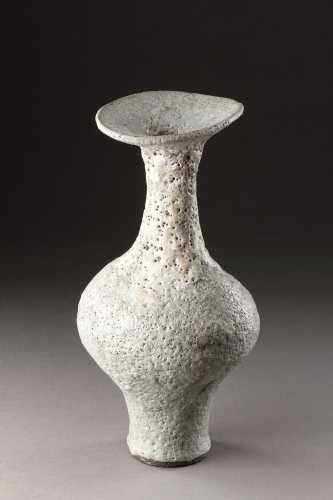 20th century - ‘Bottle Vase’ with Flaring Rim - Dame Lucie Rie (1902 - 1995)