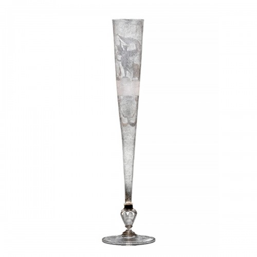 Grand verre  'Facon de Venise' signé et daté 1662