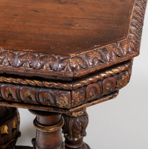 XVIe siècle et avant - Petite table Italienne d’époque Renaissance