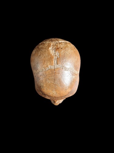 Memento mori, crâne en bois sculpté 17e siècle - 