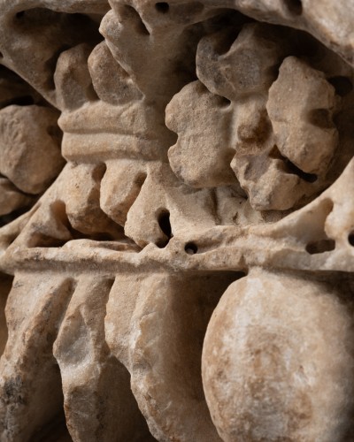 Archéologie  - Elément d'architecture en marbre, Gallo-Romain Ier siècle