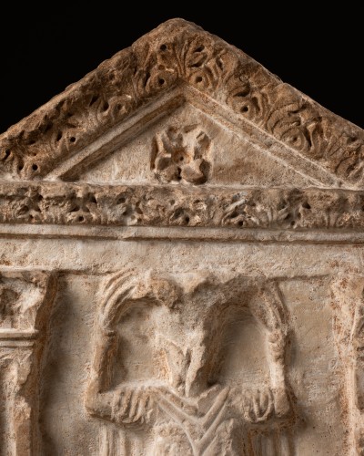 Antiquités - Stèle funéraire en pierre - Empire romain