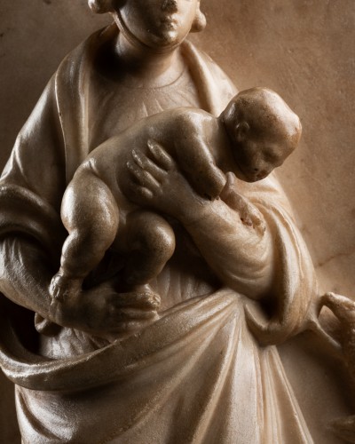 Bas-relief en marbre représentant la Vierge à l’enfant - Italie XVIe siècle - Galerie Alexandre Piatti