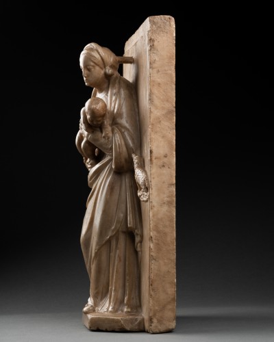 Renaissance - Bas-relief en marbre représentant la Vierge à l’enfant - Italie XVIe siècle