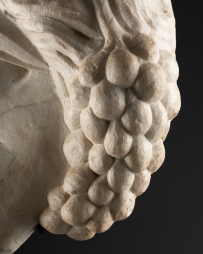 Sculpture  - Marble mascaron representing Bacchus - Italy Late 16th century