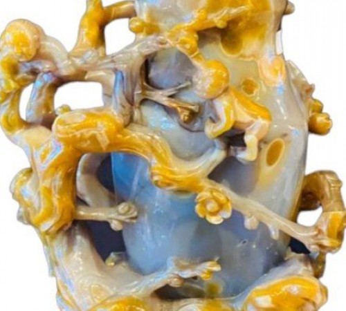 Groupe sculpté en agate cornaline, Chine 19e siècle - Galerie Buter