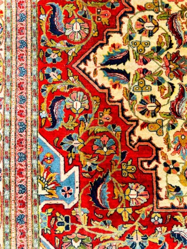Tabriz rug from the imperial workshop of Maitre Hadji Alil, Iran circa 1920 - 