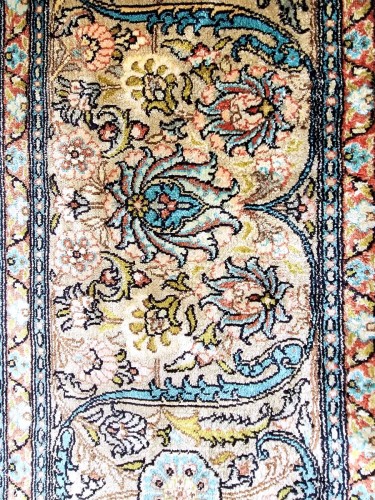 XXe siècle - Tapis Ghoum en soie, Iran époque du Shah vers 1960