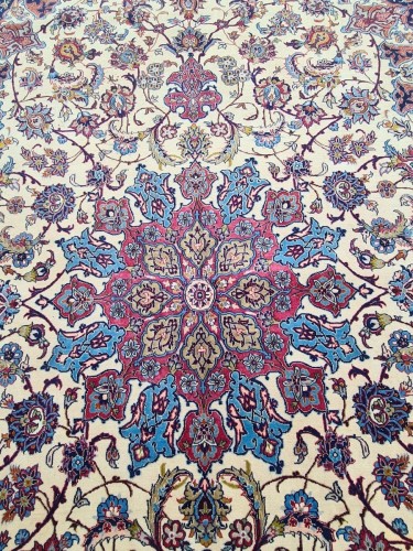 Tapis Ispahan Hekmatnejad, Iran époque du Shah - Galerie Buter