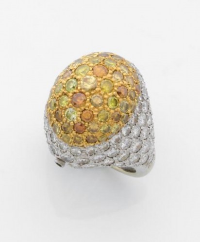 Antique Jewellery  - Domed ring in white gold paved with cognac diamonds