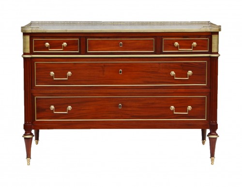 Louis XVI period chest of drawers in mahogany 