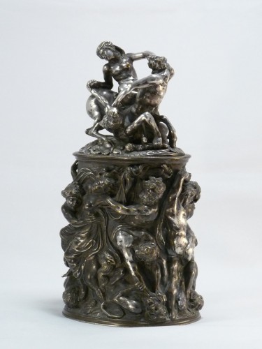 Antiquités - Covered urn in silvered bronze