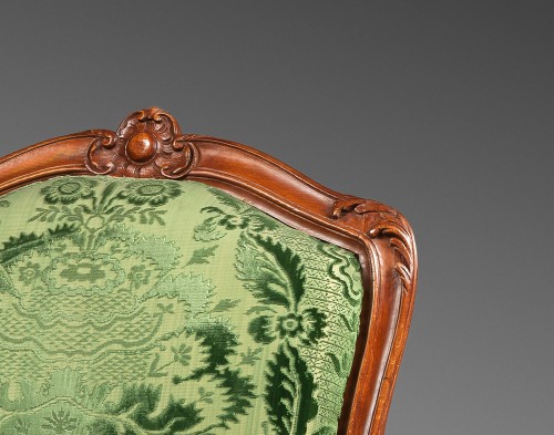 Sièges Fauteuil & Bergère - Paire de Fauteuils à la Reine et à châssis d’Epoque Louis XV