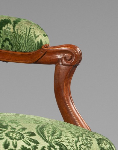 Paire de Fauteuils à la Reine et à châssis d’Epoque Louis XV - Galerie Delvaille