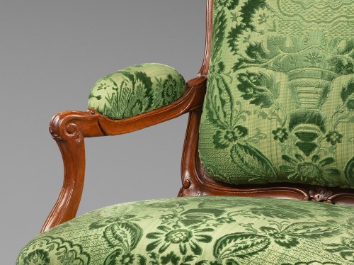 Louis XV - Paire de Fauteuils à la Reine et à châssis d’Epoque Louis XV