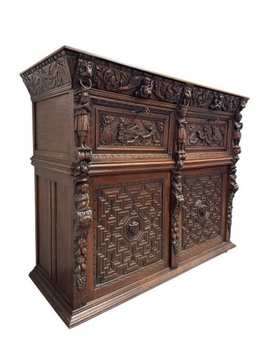 17th century - 17th Century, Richly Carved Bruges Cabinet