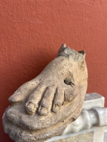 Etruscan terracotta foot - Ancient Art Style 