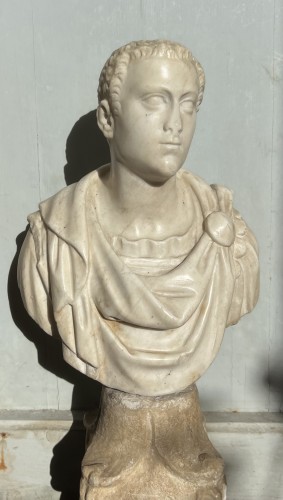 Carrara marble bust of emperor Titus - 