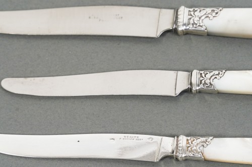 silverware & tableware  - Goldsmith Merite - Set Of 36 Mother-of-pearl And Silver Knives Late 19th 