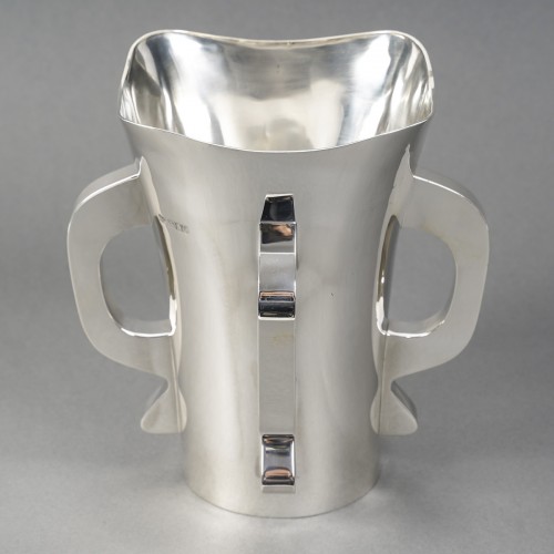 XXe siècle - Orfèvre G & S. Ltd - Vase moderniste en argent massif Londres 1916