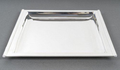 Cardeilhac – Plat carré en argent massif époque Art Déco - Argenterie et Arts de la table Style Art Déco