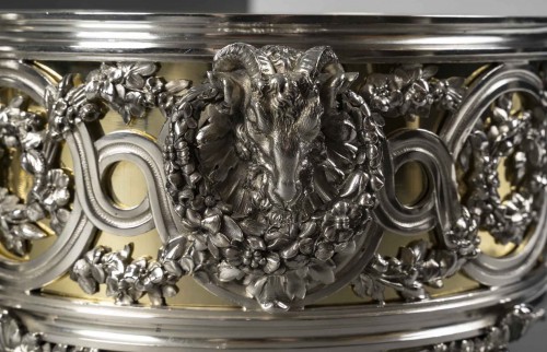 Restauration - Charles X - Froment Meurice - Important centre de table en argent massif en trois parties XIXe