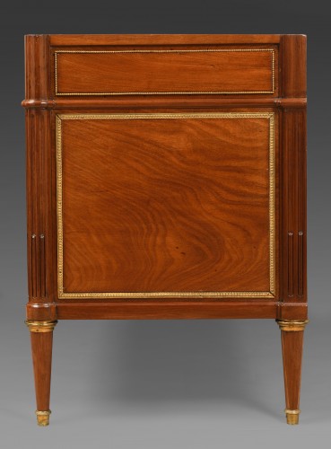 Louis XVI chest of drawers - 