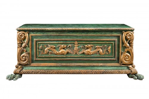 Important italian Renaissance polychrome chest with coat-of-arms