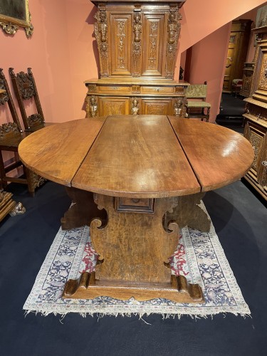 Large italian Renaissance table with folding flaps - Renaissance