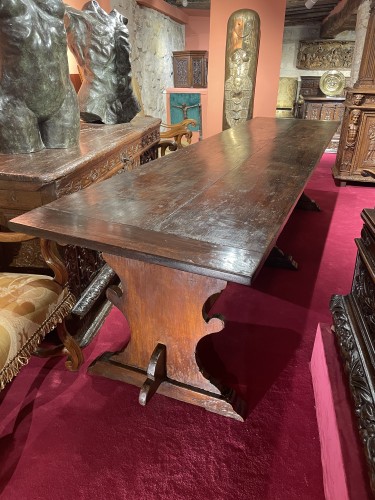 Sober and elegant monastery table - Furniture Style Renaissance