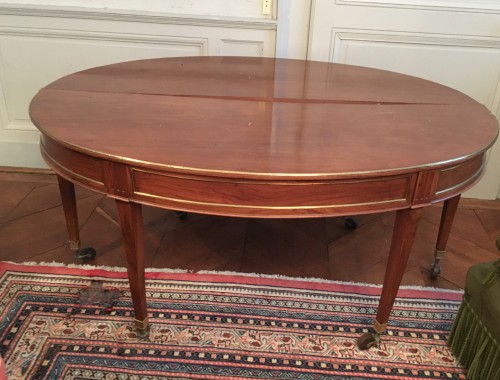 Large Dinning Table of Directoire period In Light Walnut  - Furniture Style Directoire