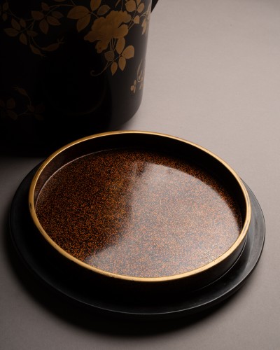 Asian Works of Art  - Wash Basin and Ewer in hiramaki-e, from the Late Edo or Early Meiji periods